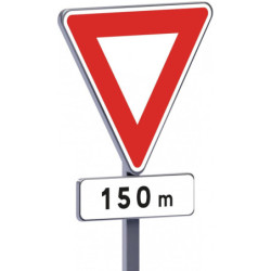 AB3b 1000 C2 cédez le passage à 150 m