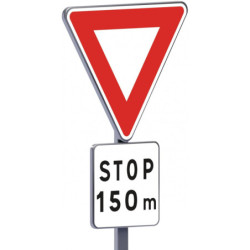 AB5 500 C2 Cédez le passage + Stop à 150m