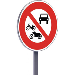 B7b 850 C1 accès interdit à tous les véhicules à moteur
