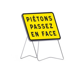 KC1 800X600 C2 PIETONS PASSEZ EN FACE