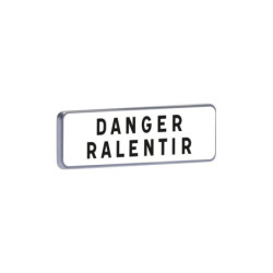M9 700x200 C1 blanc danger ralentir